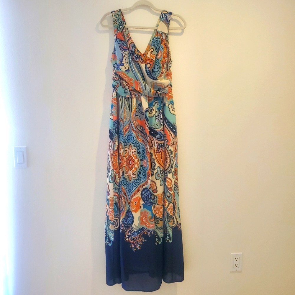 Beautiful Anthropologie Maxi Dress size 2